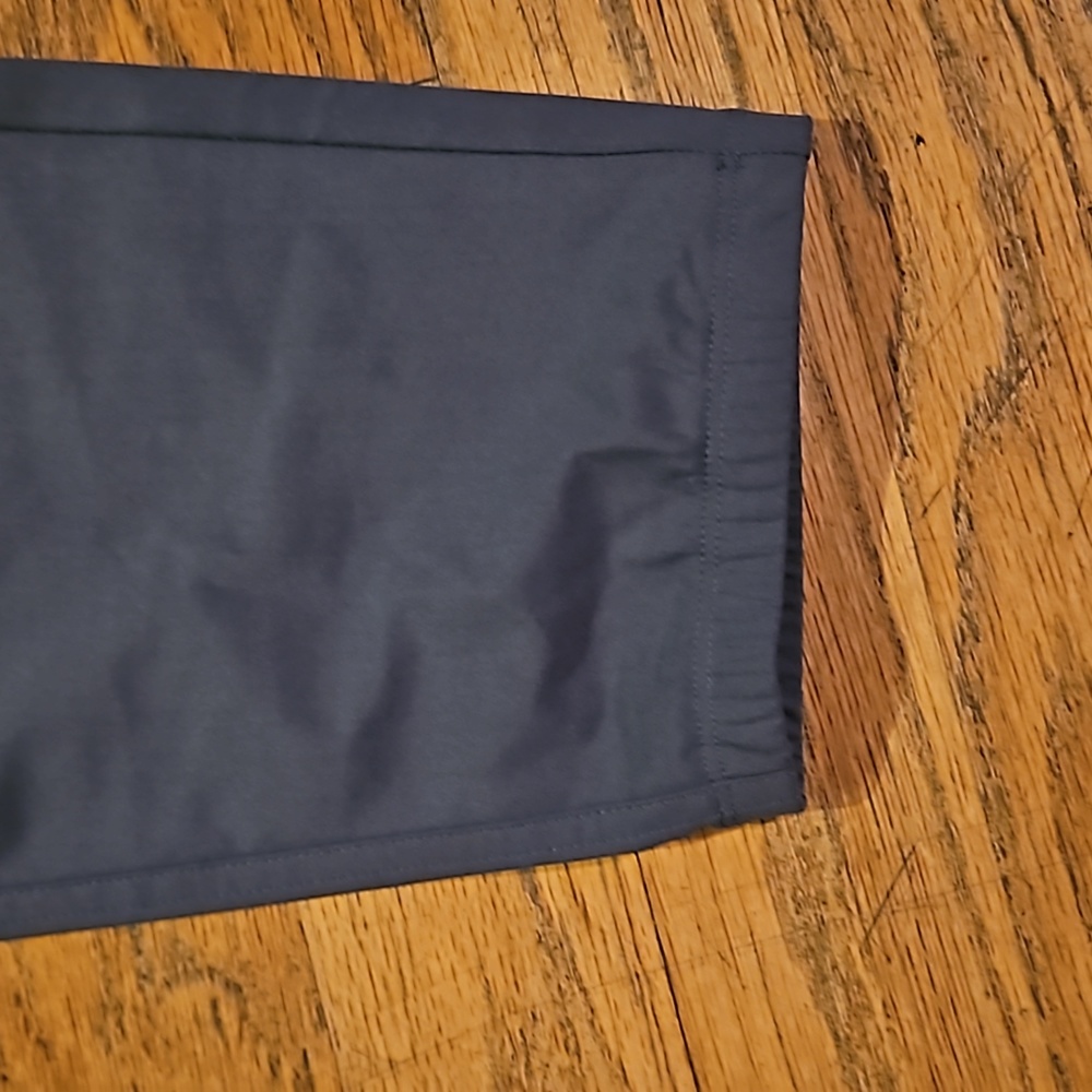 NWT Men’s "Vuori Meta Cargo Pants" in color "Shale". Various Sizes - Picture 4 of 15